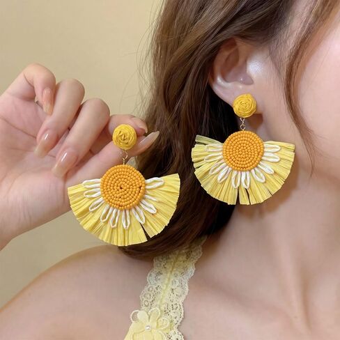 Boho Raffia Floral Fan-Shaped Dangle Earrings, Beaded Textured Statement Earrings with Fringe Detail, Lightweight Drop Earrings for Parties, Vacations and Everyday Outfits in Saudi Arabia