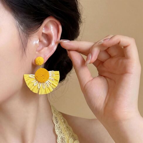 Boho Raffia Floral Fan-Shaped Dangle Earrings, Beaded Textured Statement Earrings with Fringe Detail, Lightweight Drop Earrings for Parties, Vacations and Everyday Outfits in Saudi Arabia