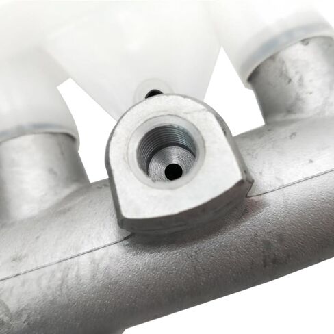 1 Piece Brake Master Cylinder Compatible With NISSAN NAVARA Models OEM 46010-EB700/46010-EB70B/46010EB700/46010EB70B in Kuwait