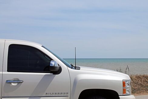 AntennaMastsRus - 17 Inch All-Terrain Flexible Rubber Antenna is Compatible with Chevrolet Silverado 1500 (2006-2026) - Spring Steel Internal Core in Saudi Arabia