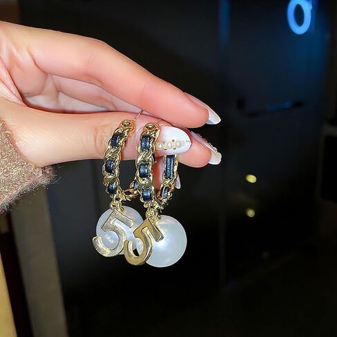 Vintage Number 5 Pearl Hoop Earrings Elegant Pearl Hoop Earrings for Women, Trendy Black Chain Gold Plated Number 5 Dangle Earrings in Saudi Arabia