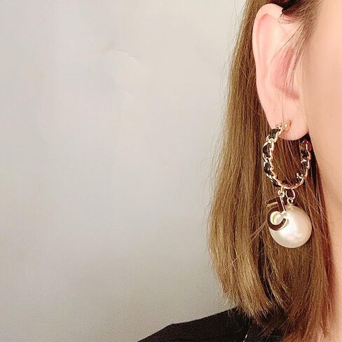 Vintage Number 5 Pearl Hoop Earrings Elegant Pearl Hoop Earrings for Women, Trendy Black Chain Gold Plated Number 5 Dangle Earrings in Saudi Arabia
