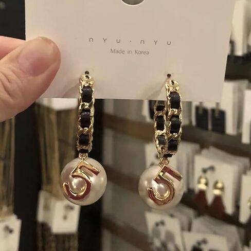 Vintage Number 5 Pearl Hoop Earrings Elegant Pearl Hoop Earrings for Women, Trendy Black Chain Gold Plated Number 5 Dangle Earrings in Saudi Arabia