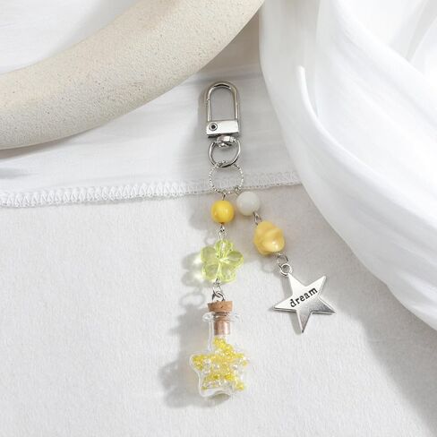 سلسلة مفاتيح مطرزة على شكل نجمة مع هدايا نجمة زجاجة متمنية للنساء والأصدقاء وأعياد الميلاد والتخرج وعيد الميلاد in Kuwait