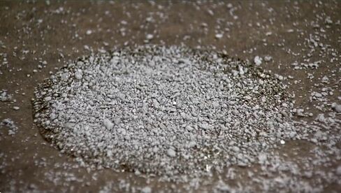 Gran-sorb Sorbent Granules Universal Granular Absorbent - Absorbs Oil & Water-Based Liquids, Solvents, Coolants, Petrochemicals - Absorbs Up to 4 Gallons, 30 lb. Bag - Pack of 1 in Saudi Arabia
