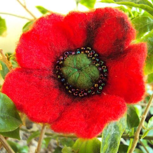 Red Poppy Pin Brooch Handmade Felted Wool Flower Jewelry Sweater Shawl Clip Gift for Women Traditional Ukrainian Jewelry Remembrance Day Red Floral Brooches Bohemian Large Collar Brooch in Kuwait