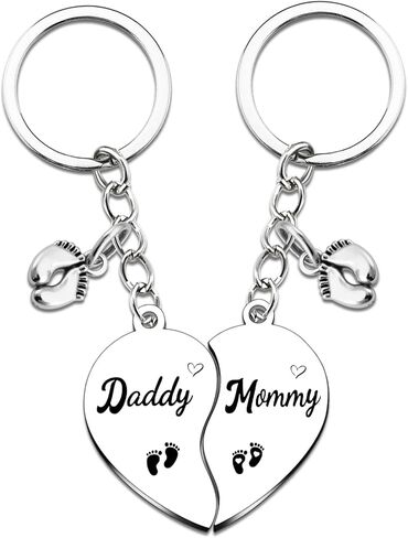 هدايا الآباء الجدد للأزواج، سلسلة مفاتيح للأب والأم تكشف عن الجنس، هدية للآباء الجدد، إعلان عن الحمل، هدايا استحمام الطفل للأب والأم، أفكار هدايا جديدة للأم والأب in Kuwait