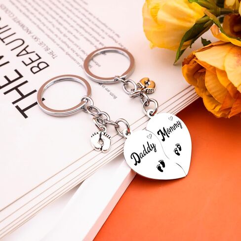 هدايا الآباء الجدد للأزواج، سلسلة مفاتيح للأب والأم تكشف عن الجنس، هدية للآباء الجدد، إعلان عن الحمل، هدايا استحمام الطفل للأب والأم، أفكار هدايا جديدة للأم والأب in Kuwait