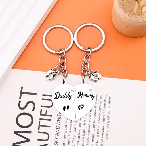 هدايا الآباء الجدد للأزواج، سلسلة مفاتيح للأب والأم تكشف عن الجنس، هدية للآباء الجدد، إعلان عن الحمل، هدايا استحمام الطفل للأب والأم، أفكار هدايا جديدة للأم والأب in Kuwait