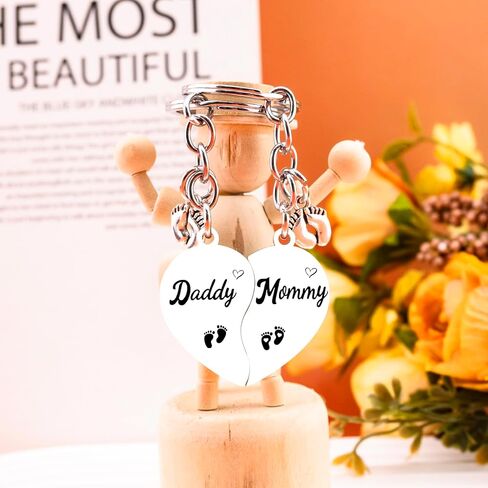 هدايا الآباء الجدد للأزواج، سلسلة مفاتيح للأب والأم تكشف عن الجنس، هدية للآباء الجدد، إعلان عن الحمل، هدايا استحمام الطفل للأب والأم، أفكار هدايا جديدة للأم والأب in Kuwait