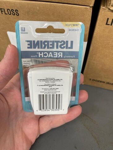 Listerine Dental Floss, Cool Mint, 6 Count in Kuwait