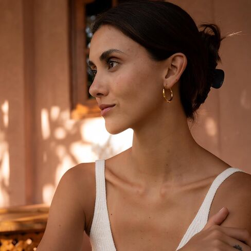 أقراط طارة ذهبية من صنع نامي للنساء، أقراط دائرية كلاسيكية مطلية بالذهب، مجوهرات خفيفة الوزن لا تسبب الحساسية للارتداء اليومي in Kuwait