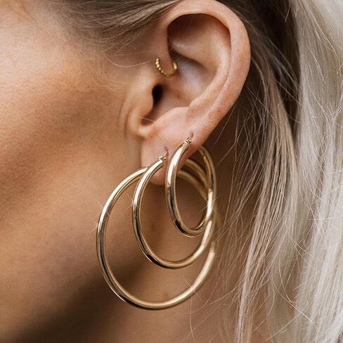 مجموعة 4 أزواج من الأقراط الذهبية الكبيرة للنساء، أقراط دائرية كبيرة للهدايا 30 مم/40 مم/50 مم/60 مم in Kuwait