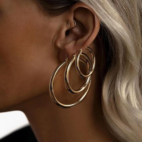 مجموعة 4 أزواج من الأقراط الذهبية الكبيرة للنساء، أقراط دائرية كبيرة للهدايا 30 مم/40 مم/50 مم/60 مم in Kuwait