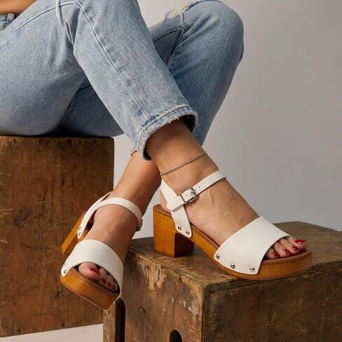 Cushionaire Women's Sloan Faux Wood Sandal +Memory Foam & Litesole Technology -عرض على نطاق واسع ، ويسكي 11 W in Kuwait