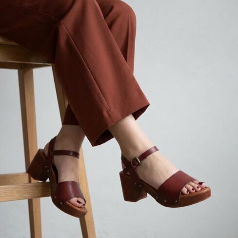 CUSHIONAIRE Women's Sloan Faux Wood Sandal +Memory Foam & LiteSole Technology -Wide Widths Available, Whisky 11 W in Kuwait