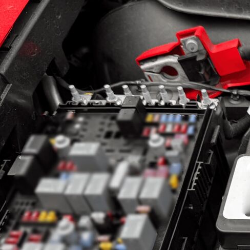 68368853AA Main Fuse, Case Fuse Block Fit for Jeep Wrangler 2018 2019 2020 2021 2022 2023 Jeep Gladiator 2020 Replace# 956-600 956600 (18-23 Wrangler & 20 Gladiator) in Kuwait