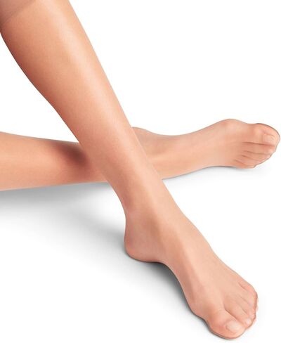فالك نساء شيلاينا 12 Ultra Sheer High Socks ، زوج واحد in Saudi Arabia