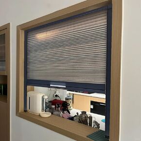 نافذة حامل قابلة للطي، نافذة تجارية منزلقة مع مقبض، تصميم أكورديون، لمسة نهائية رمادية قابلة للتخصيص (140x50 سم/55x20 بوصة) in Kuwait