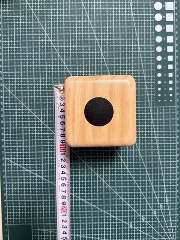 مجموعة ألعاب النرد المركزية اليسرى واليمنى 55 قطعة، تتضمن 6 نردات خشبية مقاس 1 بوصة و48 قطعة من الرقائق، مع حقيبة برباط، سهلة التخزين والحمل، مريحة للسفر in Kuwait