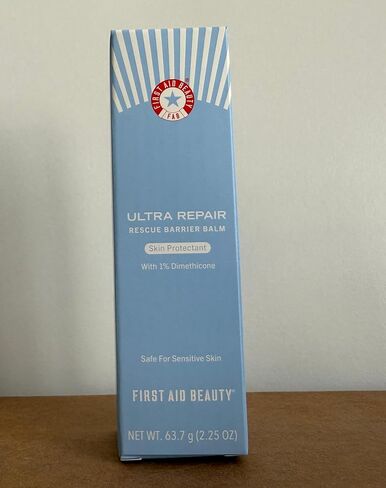 بلسم الإسعافات الأولية التجميلي الفائق لإصلاح حاجز الإنقاذ، 1% دايميثيكون واقي للبشرة بدون وصفة طبية، خالٍ من العطور، يساعد على تخفيف البشرة الجافة والحمراء والمتشققة والمتهيجة، آمن للبشرة الحساسة، 2.25 أونصة in Kuwait