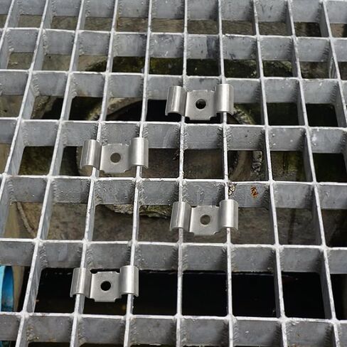 10 قطع من مشابك السرج للشبك، 304 مشابك من الفولاذ المقاوم للصدأ على شكل حرف M لأنظمة الصرف للأرضيات الصناعية، الميزانين، الممرات، مداس السلالم، تناسب مسافة 35-43 مم in Kuwait