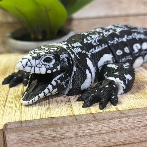3D Printed Realistic Tegu Replica - Articulating Limbs & Movable Tail - Functional Jaw - Lifelike Collectible Reptile Model (White) in Kuwait