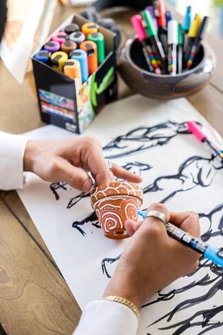 مجموعة أقلام تحديد فنية من بوسكا PC-8K مكونة من 8 ألوان متنوعة in Kuwait