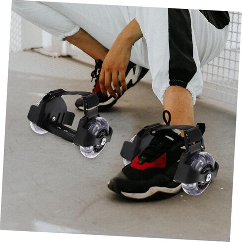 زوج واحد من أحذية التزلج على الجليد بعجلات دوارة متوهجة أحذية تزلج للأطفال بعجلتين وعجلات كعب متوهجة وعجلات مع عجلات أحذية دوارة للأطفال من مادة PVC in Kuwait