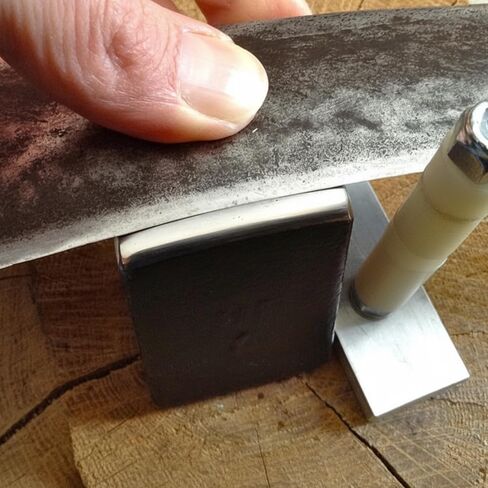 2 Pcs Sharpener Peening Anvil, Drop-forged Steel Scythe Anvil Pointed Striking, Forged Steel, Glossy Surface, Sharp Edge, Short Design, for Peening & Sharpening Scythe Blades in Kuwait