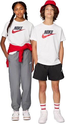 تيشيرت Sportswear Club للأطفال الكبار من Nike للجنسين (شعار Swoosh كبير) - للأولاد والبنات in Saudi Arabia