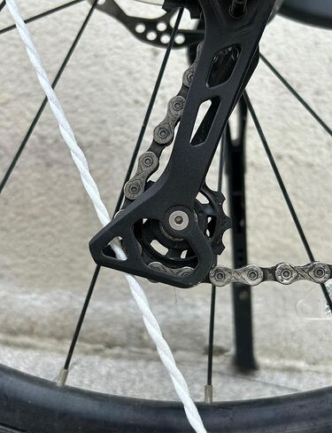 Gear Floss Microfiber Cleaning Rope plus lubricating cream,For cleaning hard-to-clean areas like bicycle transmission pulleys,3D printer lead screws,etc.(40 microfiber ropes,4 grams lubrication) in Kuwait