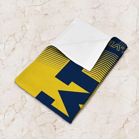 منشفة رياضية من الألياف الدقيقة من Michigan Wolverines NCAA Hussle مقاس 24 × 42 بوصة in Kuwait