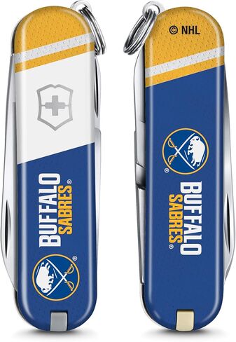 سكين الجيش السويسري Victorinox Classic SD - سكين جيب سويسري مدمج 7 وظائف مع شفرة صغيرة ومفك براغي وحلقة مفاتيح - Buffalo Sabers in Kuwait