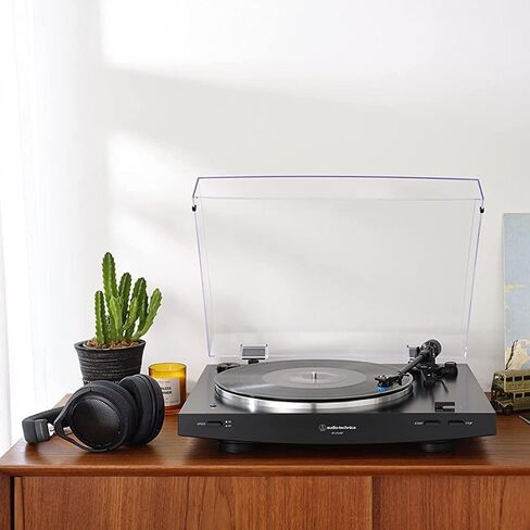 Audio-Technica AT-LP3XBT-WH قرص دوار لاسلكي أوتوماتيكي بالكامل يعمل بالحزام - حزمة بيضاء مع حزمة حماية محسنة CPS لمدة عامين، وحل العناية بالتسجيل، ومجموعة التنظيف، ومنظار ومثبت التسجيل in Saudi Arabia