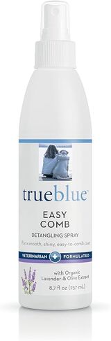 بخاخ TrueBlue Lavender & Olive Extract لفك تشابك شعر الكلاب بسهولة - يفك تشابك الشعر ويرطب معاطف الكلاب والجراء والقطط - مرطب وخالي من السموم ومزيج نباتي طبيعي - 8.7 أونصة سائلة. أوز. in Kuwait