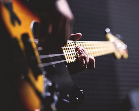 J-Bass Pickguard VINATGE PRL - جديد in Kuwait