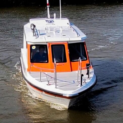 Old Modern Handicrafts Speedboat 25 in Kuwait