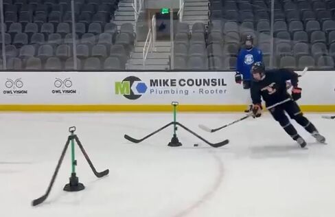 Potent Spin Defender Hockey Stickhandling Trainer – Smart Rotating Defense System with Dual-Speed Motor, Remote Control & Adjustable Arms for Reaction Training, Puck Control & Defensive Awareness in Kuwait