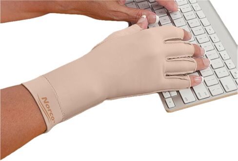 Northcoast Half Finger Gloves Wrist Over The Right Size S in Kuwait