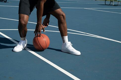 جورب ربع سنوي بشعار NBA الكلاسيكي للأقدام العارية، أبيض، مقاس كبير in Kuwait