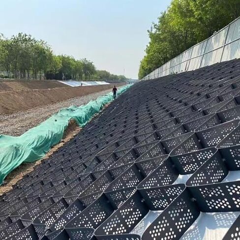 Heavy-Duty Gravel Grid Drainage for Steep Slopes Stabilizing Grate for Garden Driveway and Pathway Green 5x5 ft H-10cm/4in Ground Protection in Saudi Arabia
