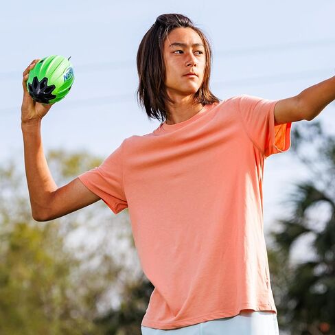 كرة قدم NERF Vortex Rocket Foam - كرة قدم NERF Vortex Rocket Foam للرمي لمسافات طويلة - تصميم 2 في 1 - رمي حلزوني وأهداف ميدانية للركل - زعانف ذيل مدمجة in Saudi Arabia