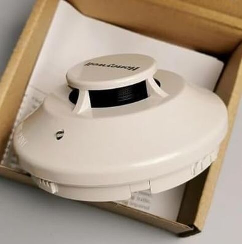 1PCS New TC806B1076CDN Photo Detection Principle Detector in Saudi Arabia