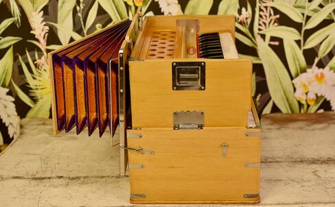 Maharaja Kirtan Harmonium KHF2 | Portable Flight Model | Natural Colour | Professionally Tuned | in USA | Handmade For Yoga & Kirtan | Fits Overhead Compartment in Kuwait