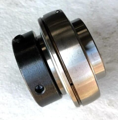 HC208-24R3 محمل إدراج مع أختام ثلاثية الشفاه وطوق قفل NA208-24L3، الأبعاد 1-1/2" القطر الداخلي الدائري، OD كروي 3.1496"، عرض OD 0.8661"، العرض الإجمالي 2.2165" in Saudi Arabia