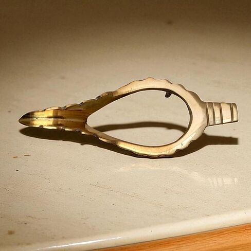 حامل شانخ نحاسي لقشرة المحار مقاس 6.5 بوصة ملحق بوجا تقليدي مصنوع يدويًا للمعبد والمذبح وديكور المنزل | حامل نحاسي صلب للشانخ | استخدام فاستو والعبادة الروحية in Kuwait