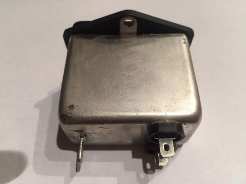 قطعة استبدال قاطع الدائرة الكهربائية لوحدة إدخال الطاقة للأجهزة التجارية البيضاوية، ومكون مناسب لتصنيع المعدات الأصلية للتثبيت الآمن والتشغيل السلس in Kuwait