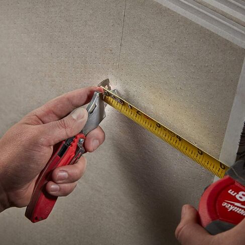 Milwaukee 4932459596 8m/26ft Pro Compact Tape Measure, Red in Saudi Arabia