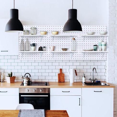 6 مجموعات كبيرة من مجموعة أرفف Pegboard من أرفف Pegboard من الألواح الليفية وأقواس تخزين بيضاء مقاومة للبقع وأرفف منظم وإكسسوارات Pegboard للجدار والمنزل والمرآب والحضانة in Kuwait